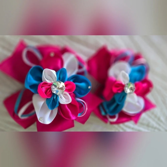 💚💥3/$15💥 Girls Bow Set of 2 - Picture 1 of 3